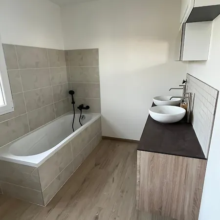 Superbe Maison Avec Jardin *