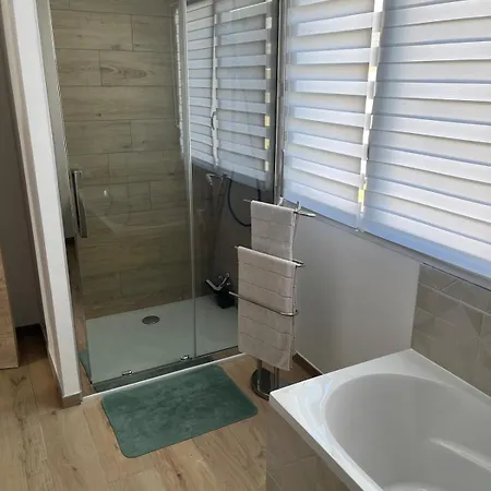 Superbe Maison Avec Jardin *