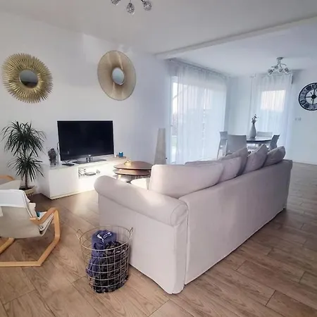 Villa Superbe Maison Avec Jardin Bezannes